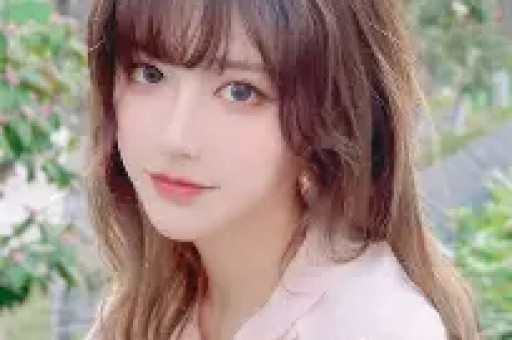 沈腾、林允绯闻再添“新锤”？被网友扒出疑似“情侣装”打卡照！