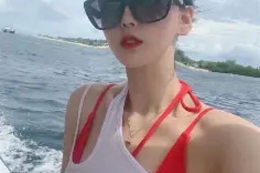 抖音惊现黑马一出手就干了13亿董宇辉遇到对手了